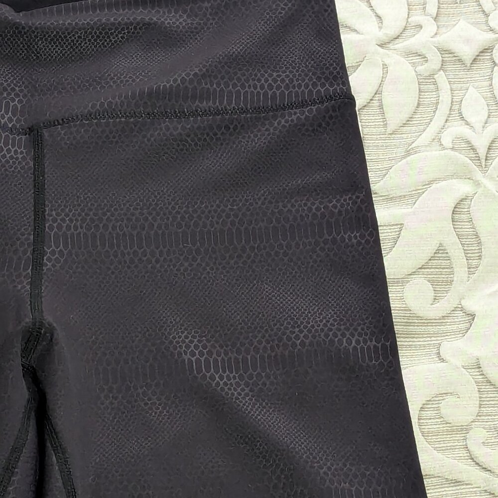 Black Venom Light n Tight Hi-Rise 7/8 24" size 8-10 - Picture 7 of 9
